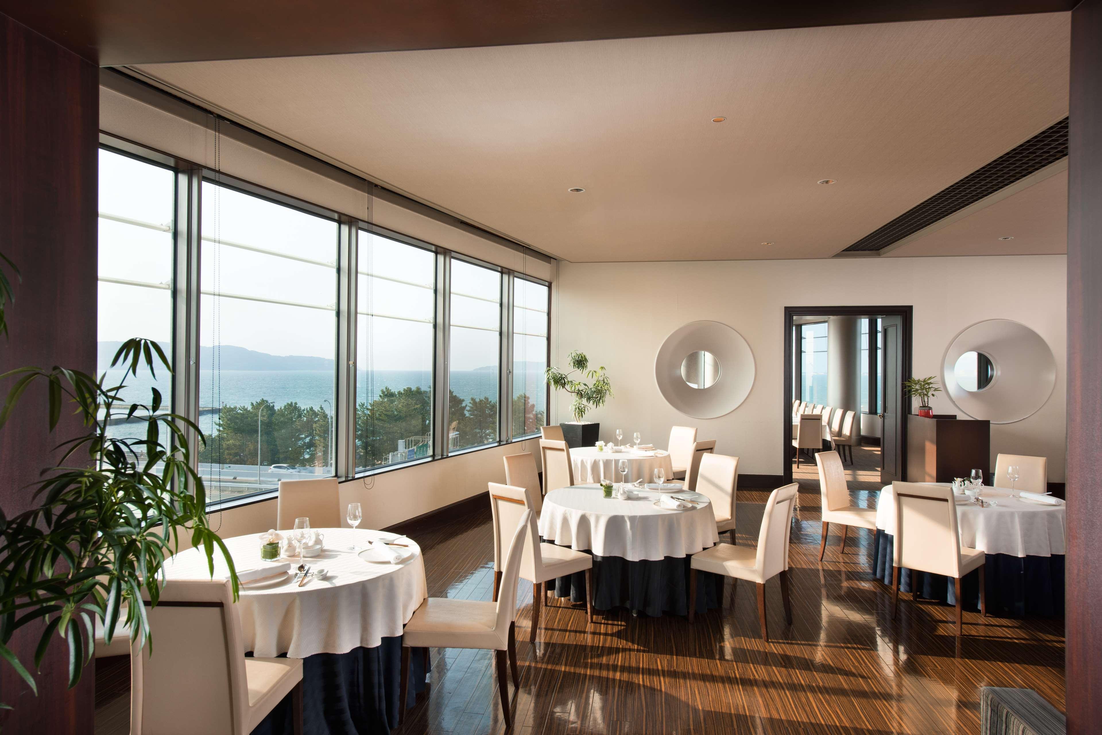 Hilton Fukuoka Sea Hawk Hotel Exterior photo