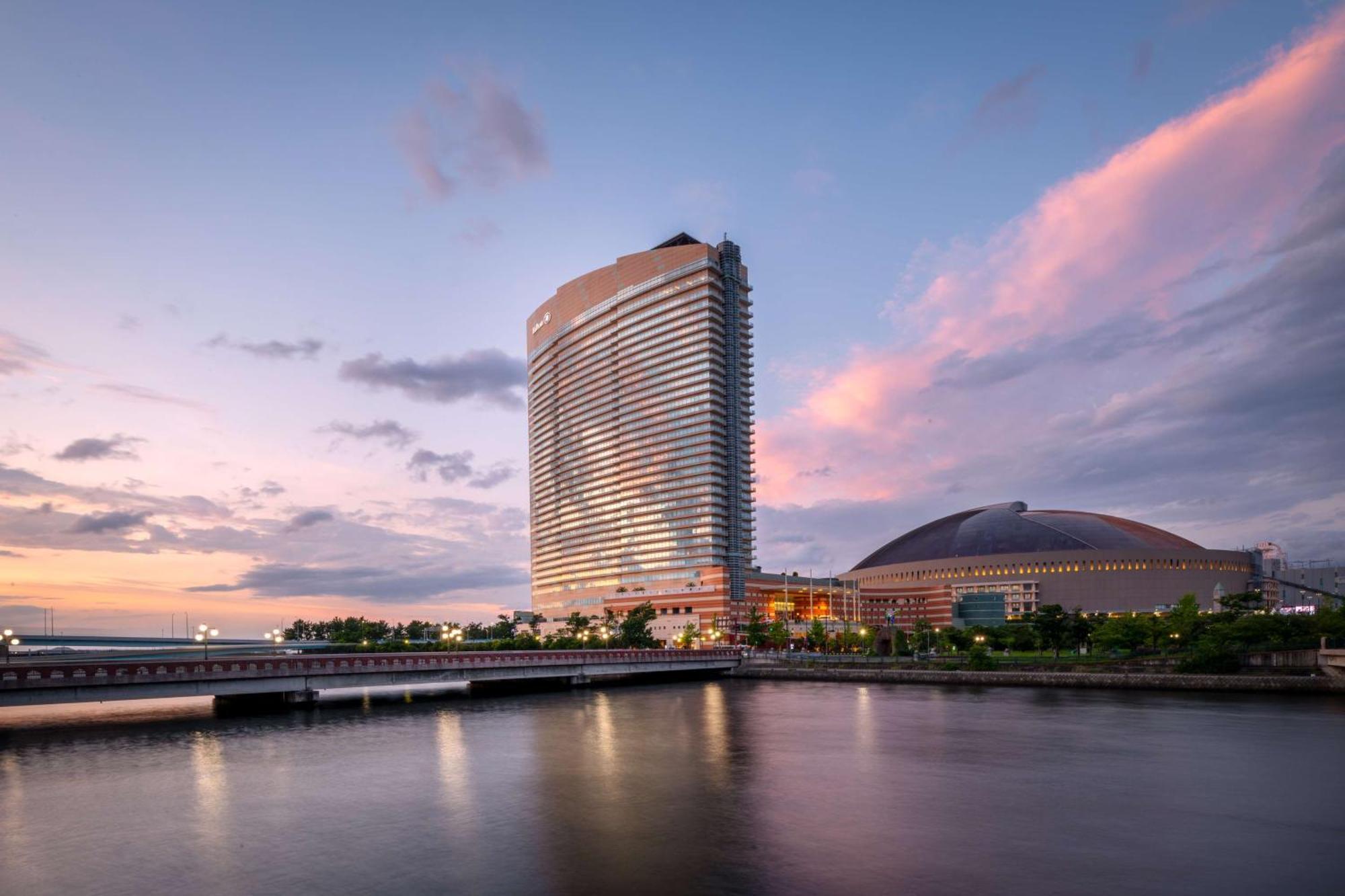 Hilton Fukuoka Sea Hawk Hotel Exterior photo