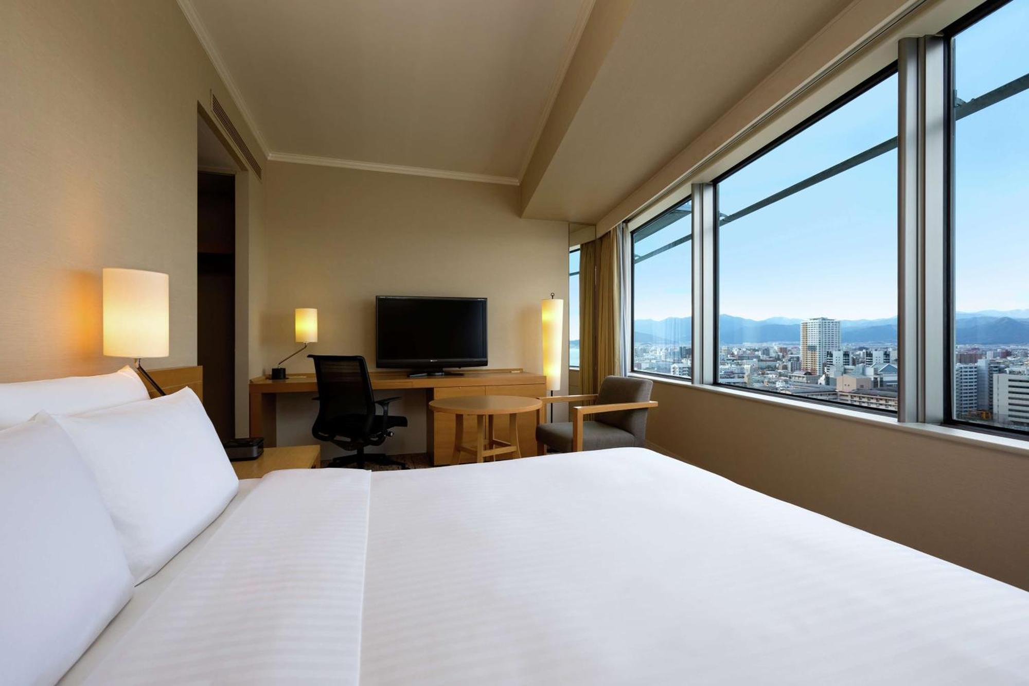Hilton Fukuoka Sea Hawk Hotel Exterior photo