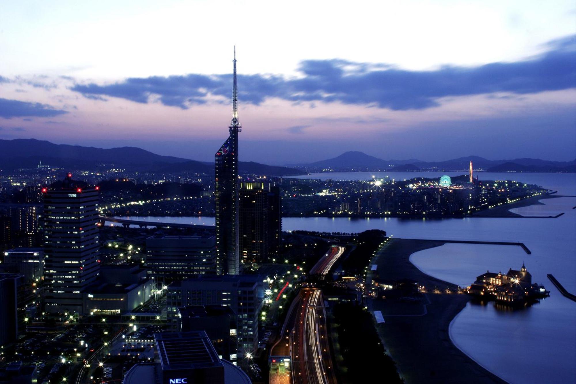 Hilton Fukuoka Sea Hawk Hotel Exterior photo